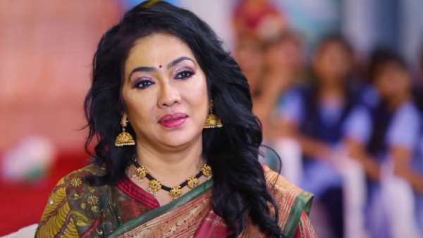 அப்போ அப்படி இப்போ இப்படி