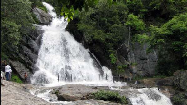 கோவைக்குற்றாலம் செல்ல தடை கோவைக்குற்றாலம் செல்ல தடை