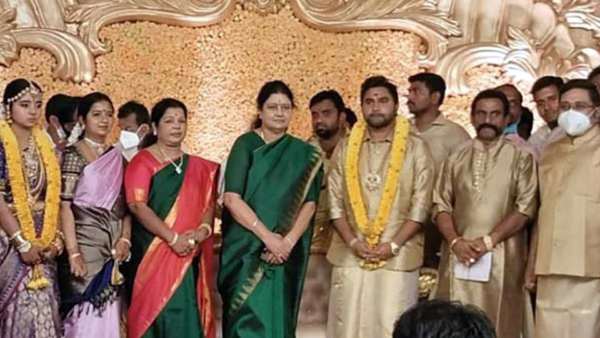 நேரம் பார்த்து ரெய்டு? 