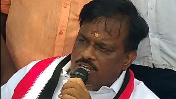 அதிர்ச்சியில் அதிகாரிகள் அதிர்ச்சியில் அதிகாரிகள்