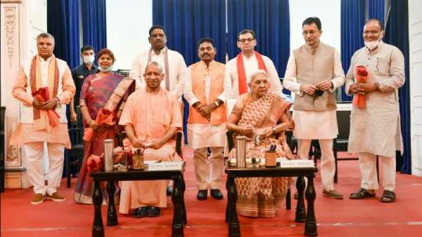 மொத்தம் 60 பேர் அமைச்சர்கள் மொத்தம் 60 பேர் அமைச்சர்கள்