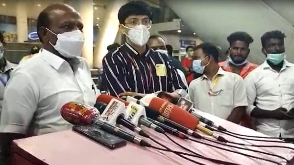 பொது இடங்களில் விழா