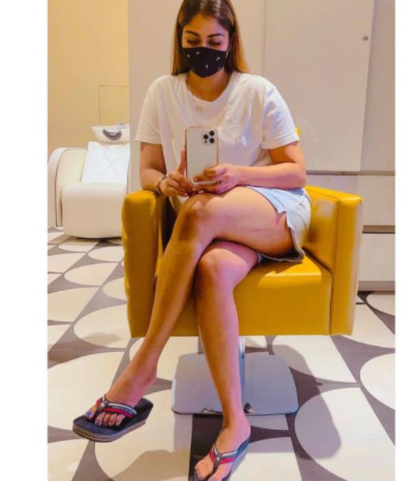 அங்க போய் உட்கார்ந்து இருக்கீங்க