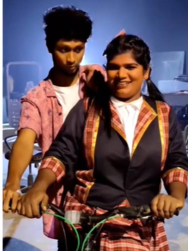 ஸ்டைலே வேற தான்