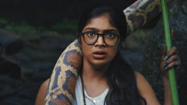 பாம்பு பெருசா தான் இருக்கு