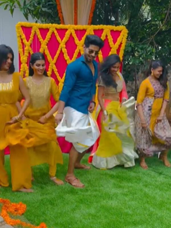 பெண்களுக்கு மத்தியில் ஆட்டம்