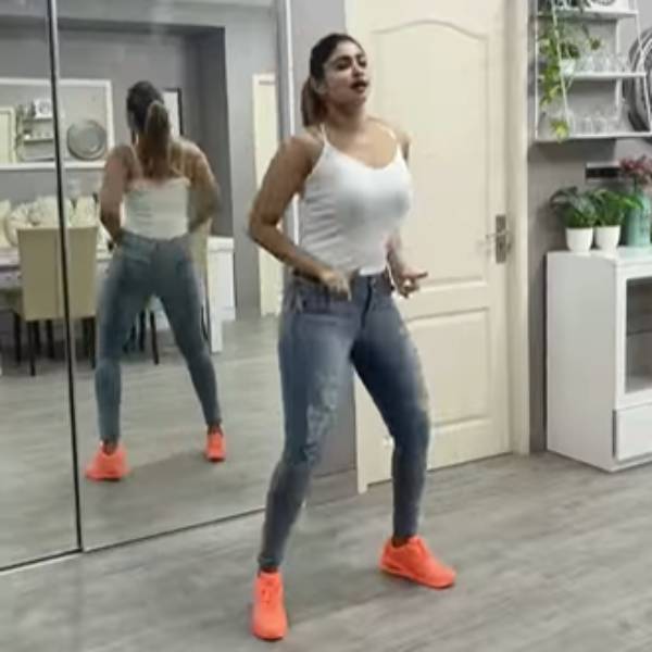 எப்படிப் பார்த்தாலும் அழகா இருக்கு