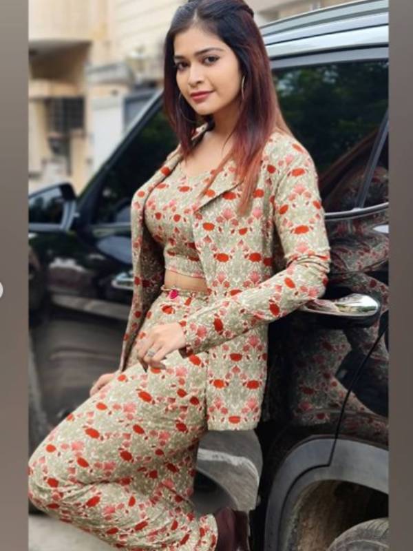 இன்ஸ்டா இளவரசி இன்ஸ்டா இளவரசி