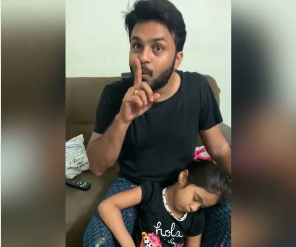 மடியில் மகள்