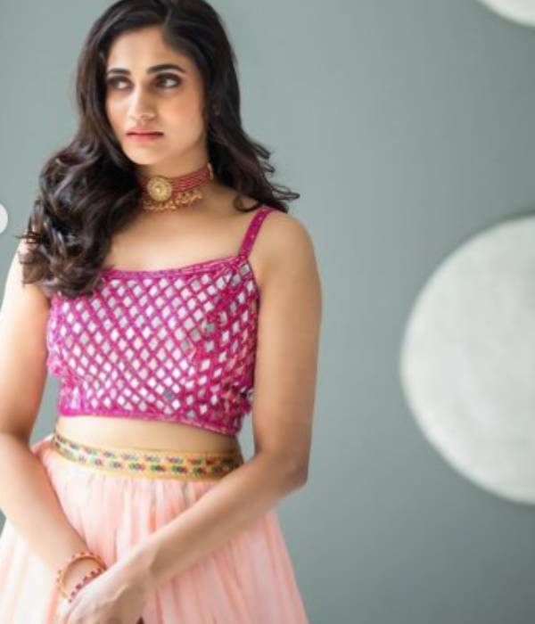 வெள்ளித்திரையில் அறிமுகம்