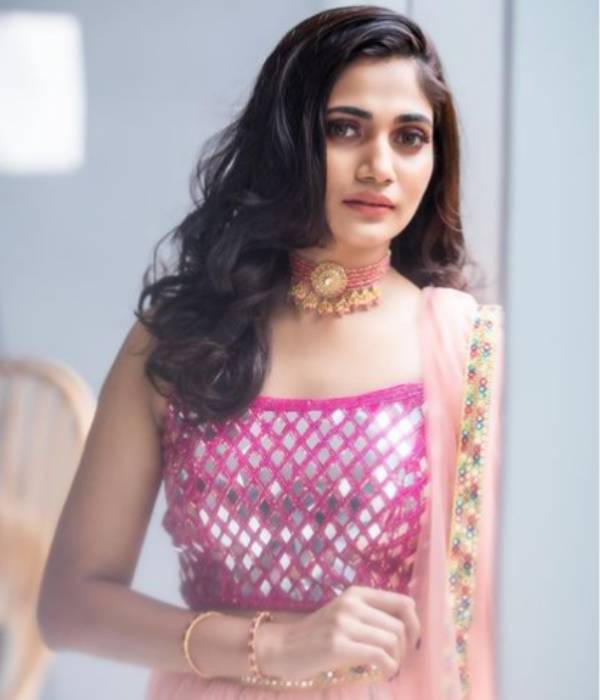 போட்டோஷூட்டில் அசத்தல்