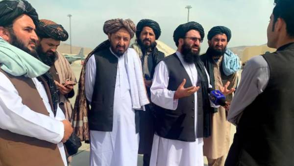  அரசியல் மோதல்