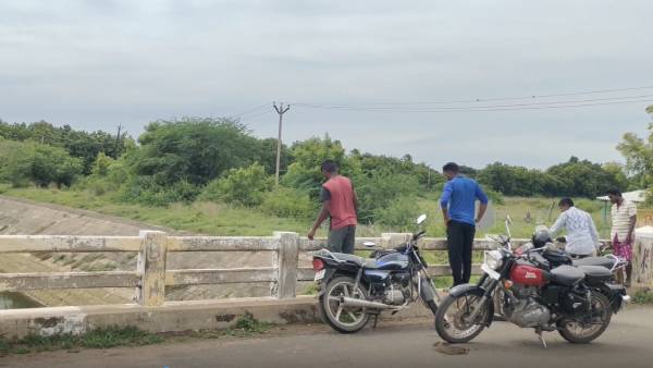 கால்வாயில் தூக்கி வீச 