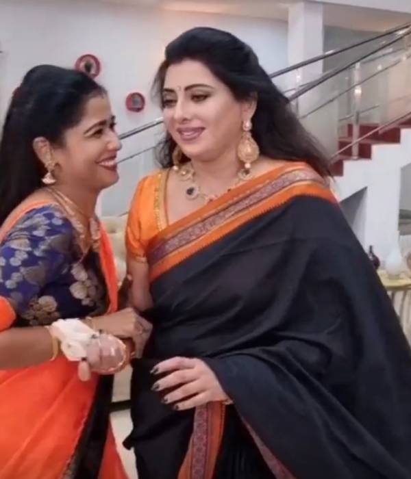 வெள்ளித்திரை கதாநாயகி