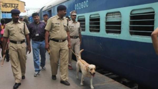 ரயிலில் வந்திறங்கியபோது 