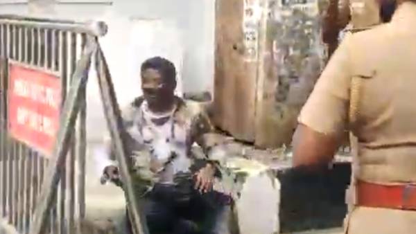 மிரட்டல்கள்