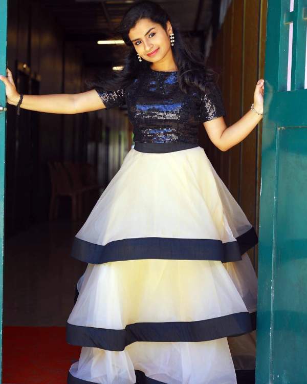 பல திறமைகள் இருக்கு பல திறமைகள் இருக்கு