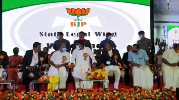 வழக்கறிஞர்களுக்கு கேடயம் வழக்கறிஞர்களுக்கு கேடயம்