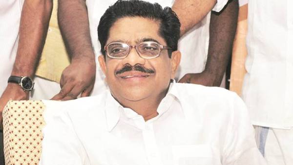 இரு கோஷ்டிகள் 