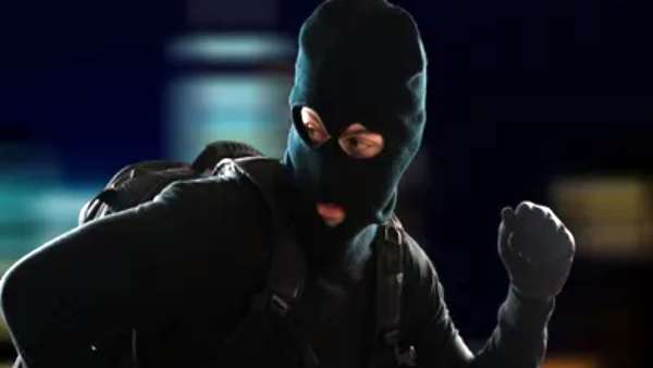  வெளுத்து வாங்கினார் 