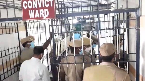 பதுங்கிய குற்றவாளி பதுங்கிய குற்றவாளி