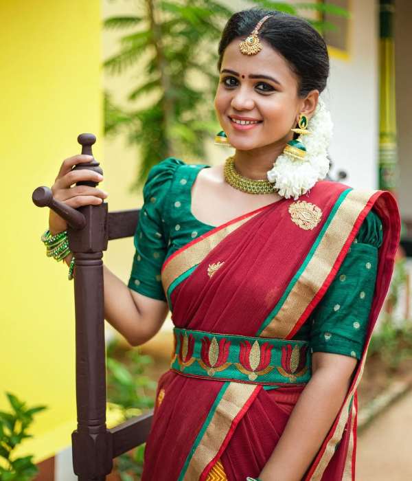 சிறந்த தொகுப்பாளர் விருது