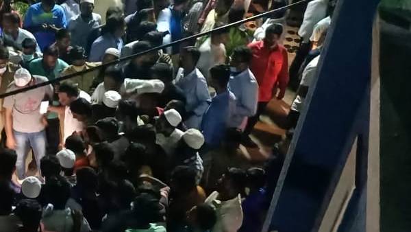 போலீசார் குவிப்பு போலீசார் குவிப்பு