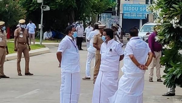  உறுப்பினர்கள்