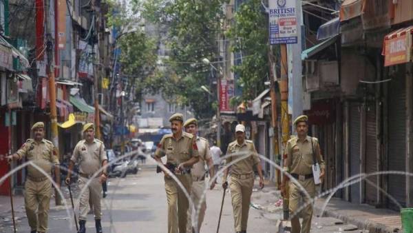 யார் காரணம்