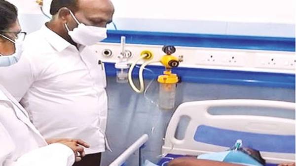 காப்பாற்றிய போலீசார் 