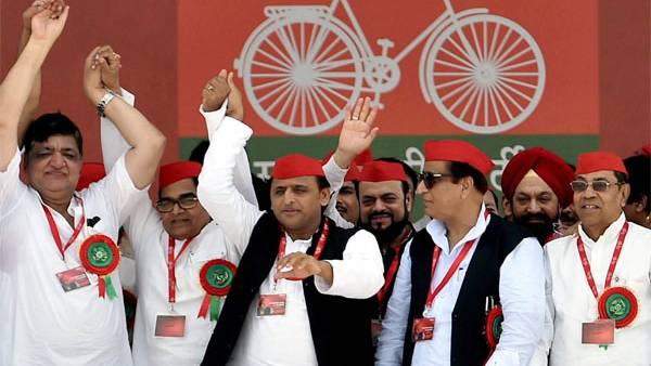 சமாஜ்வாதி கட்சியில் 7 எம்.எல்.ஏக்கள் 