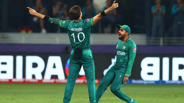 இன் ஸ்விங் அட்டாக் 