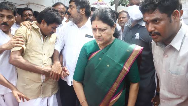நெருக்கடிக் காலம் 