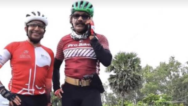 குழந்தைகளுடன் டிஜிபி குழந்தைகளுடன் டிஜிபி