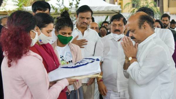 முன்னாள் முதல்வர்கள் 