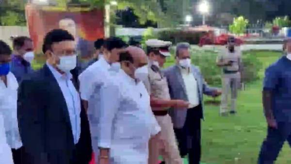 முதல்வர் இறுதி மரியாதை 