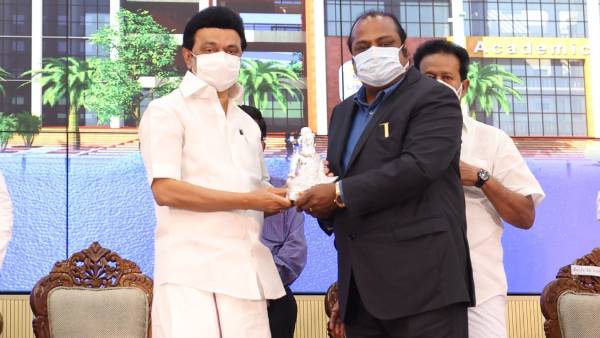 பாராட்டு 