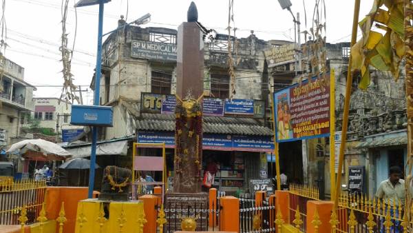 Tamil Rebells Maruthu Pandiyar brothers hanged in 1801 Oct.24 at Tirupputhur Fort 