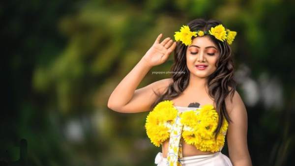 மஞ்சள் வண்ண பூ