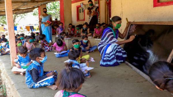 ஆடல், பாடல், கதை 