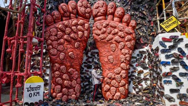 north kolkata durga puja pandal setup reflect for farmers issue 