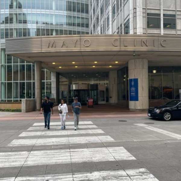 அமெரிக்காவில் சிகிச்சை 