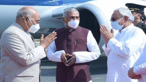 தமிழ், சிங்களம், ஆங்கிலத்தில்.. 