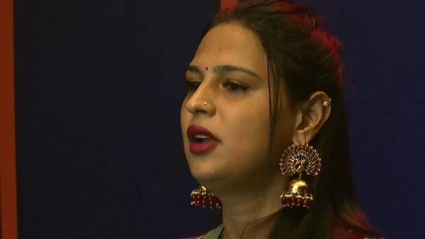 நமிதா வெளியேற்றம் 