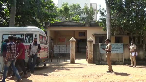 அதையும் அனுப்பினார் 