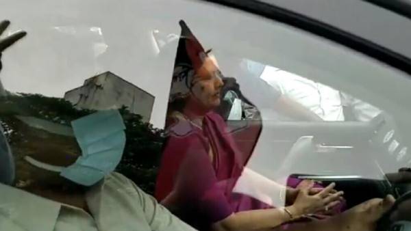 அதிமுக தொண்டர்கள் 
