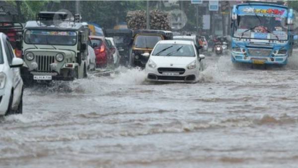 நீர் நிலைகள் அருகே செல்ல வேண்டாம் 