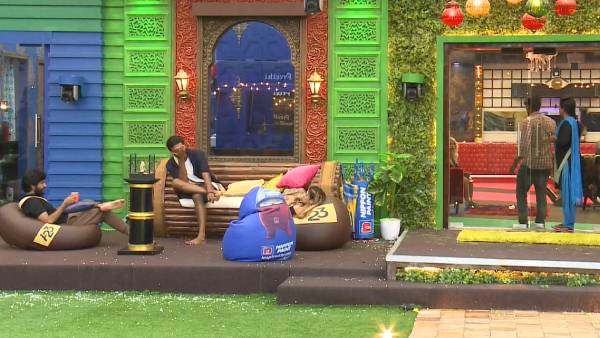 அலார்ட் ஆன ரசிகர்கள் 