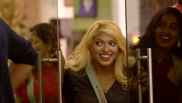 மாட்டிக்கொண்ட ஐக்கி 