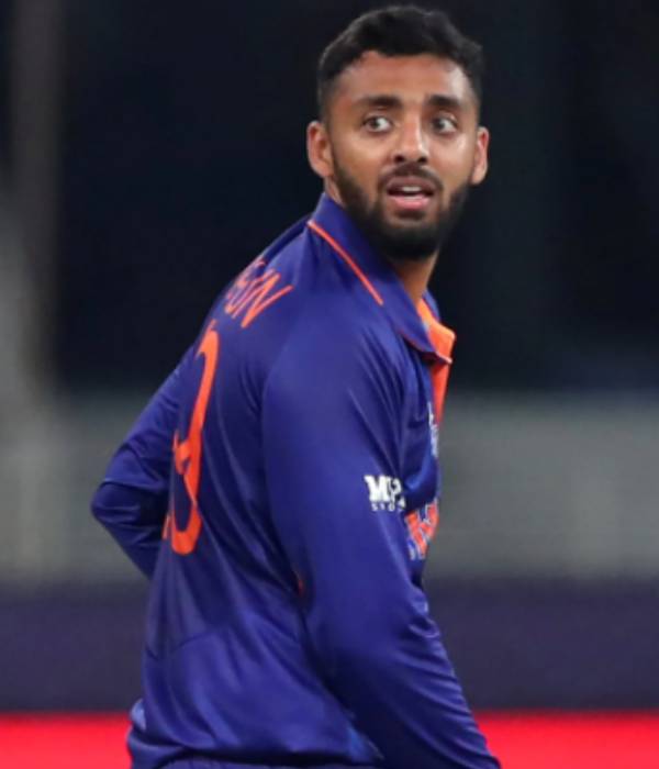 ராகுல் சாஹர் அல்லது வருண் சக்கரவர்த்தி 